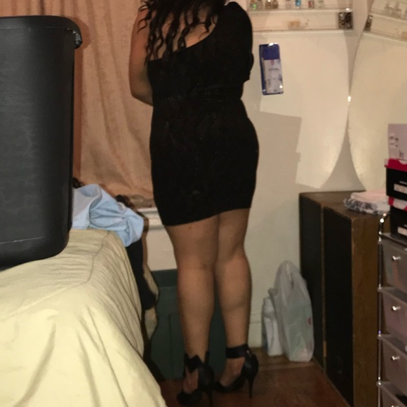 Different dress - Picture 10 of 12